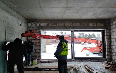 Остекление изнутри с помощью техники Арлифт